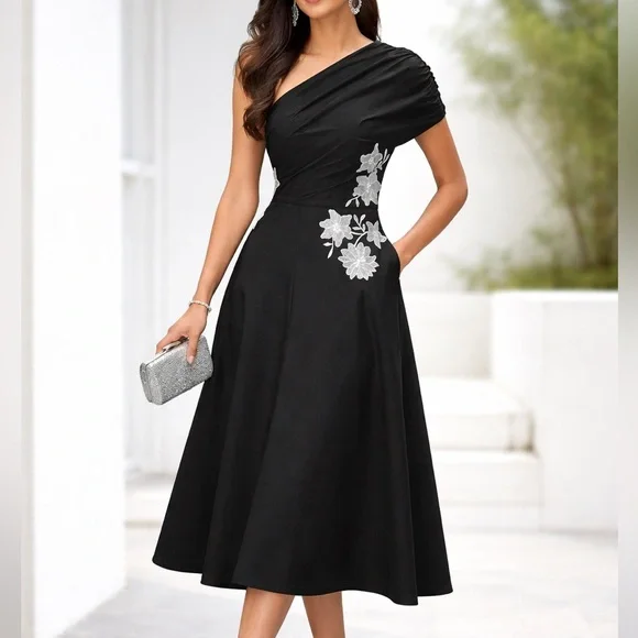 One-Shoulder Floral Embroidery Cotton Poplin Dress in Black Midi Size M 8 - Picture 9 of 9